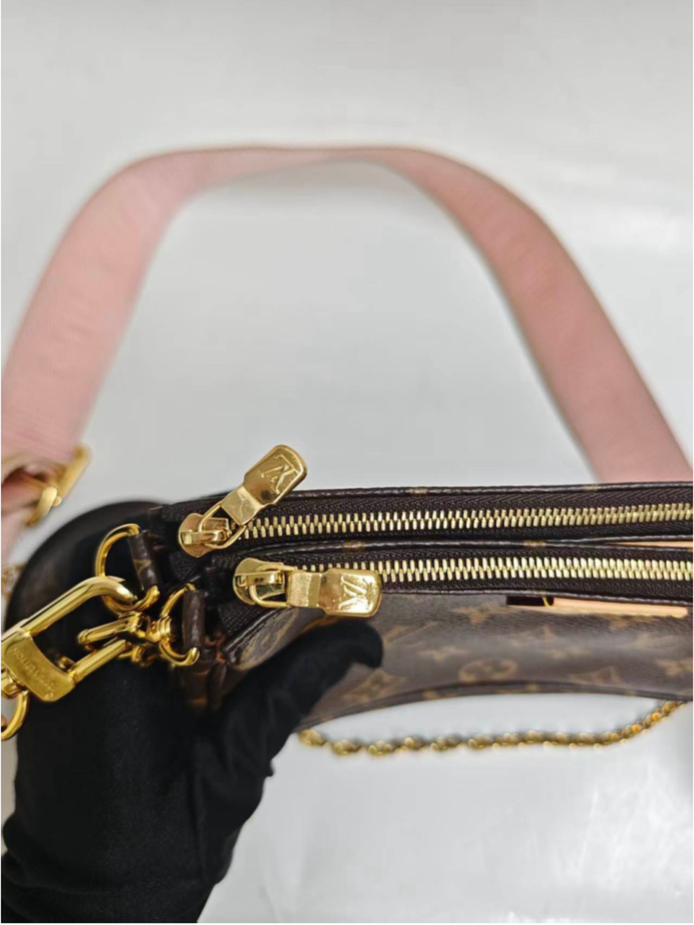 Louis Vuitton Multi Pochette Accessories Pink Strap Monogram EXCELLENT - Picture 4 of 16